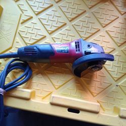 Milwaukee  4 1/2 Grinder 