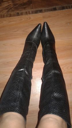 Report signature boots sz 8
