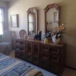 Dresser & Mirrors 