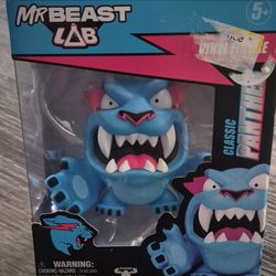 Mr Beast Lab Classic Panther Vinyl Figure