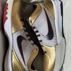 Kobe 4 Gold Medal