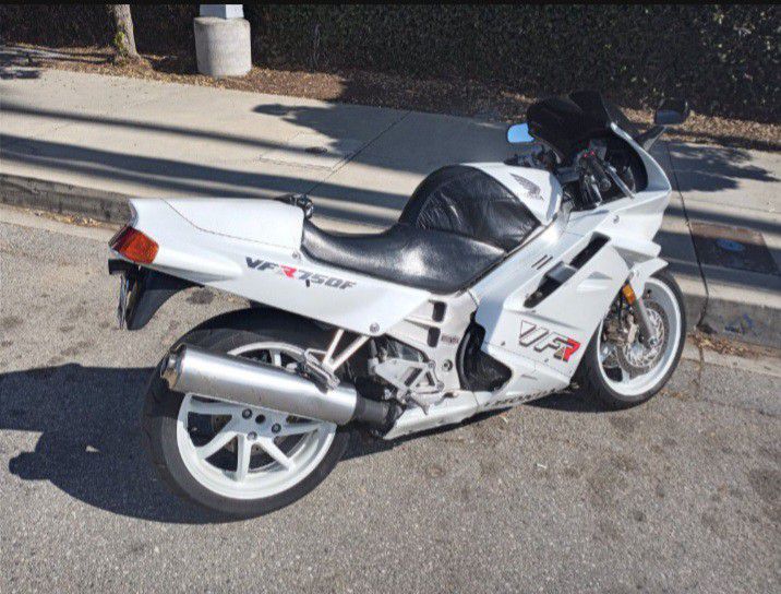 PRICED TO SELL! Limited Edition Pearl White 1993 Honda VFR750F w/Low Mileage

