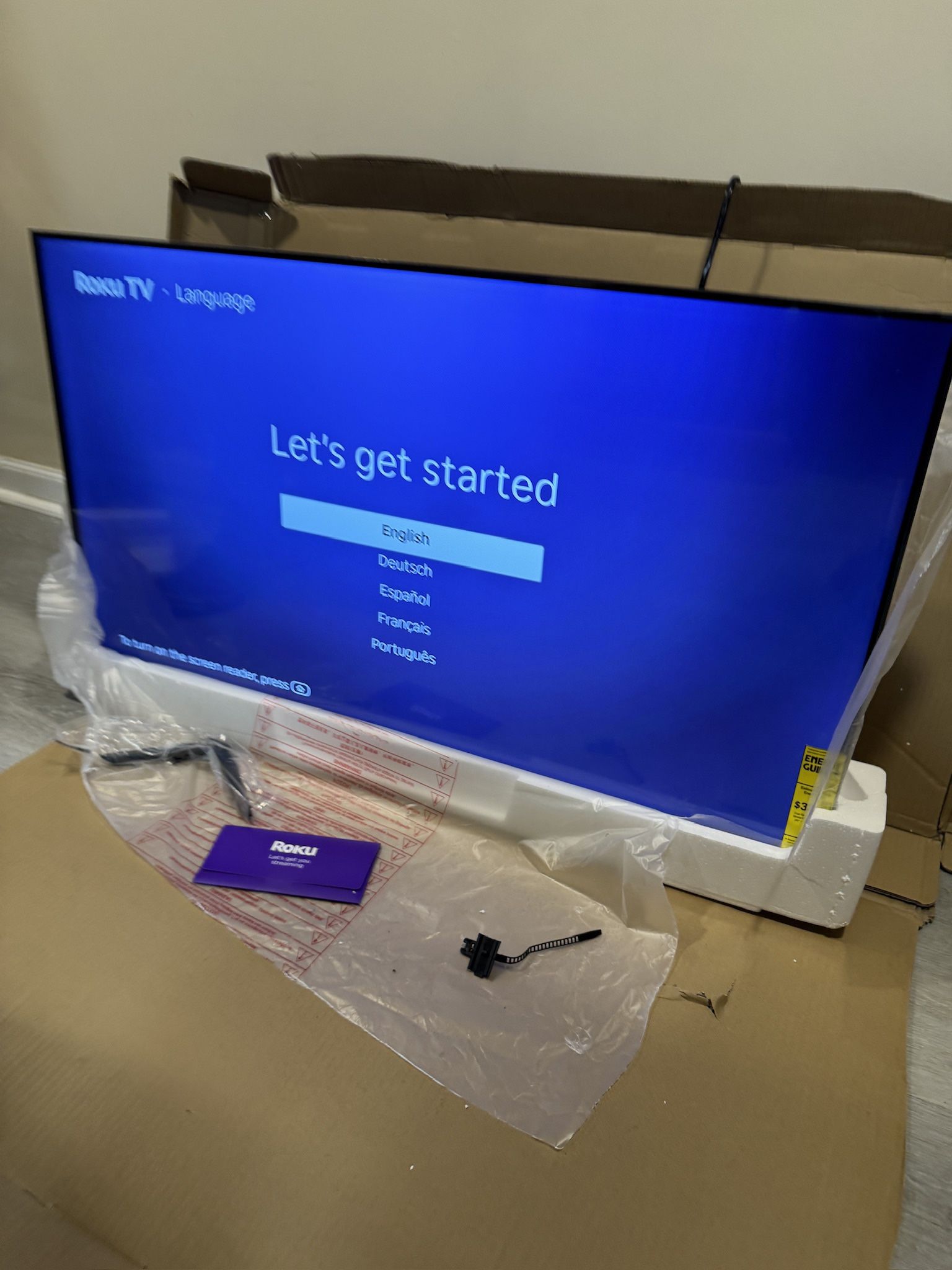 Roku - 43" Class Select Series 4K LED Smart RokuTV (2025)
