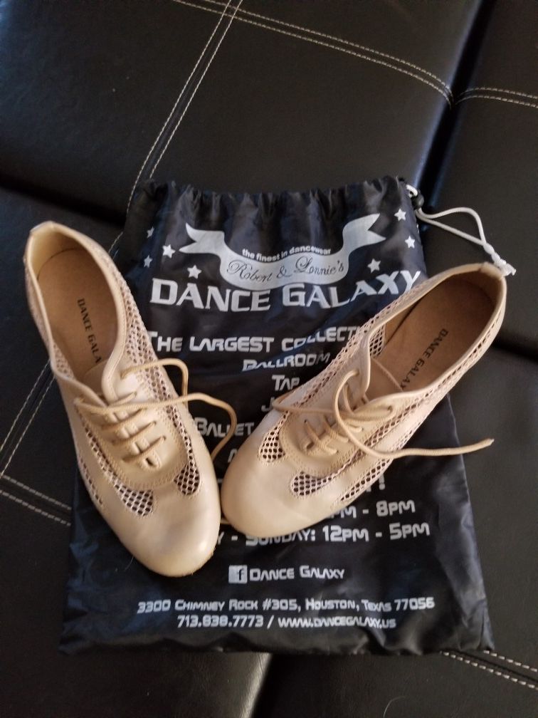 Dance shoes size 8