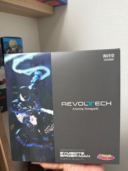 Revoltech black symbiote Spiderman