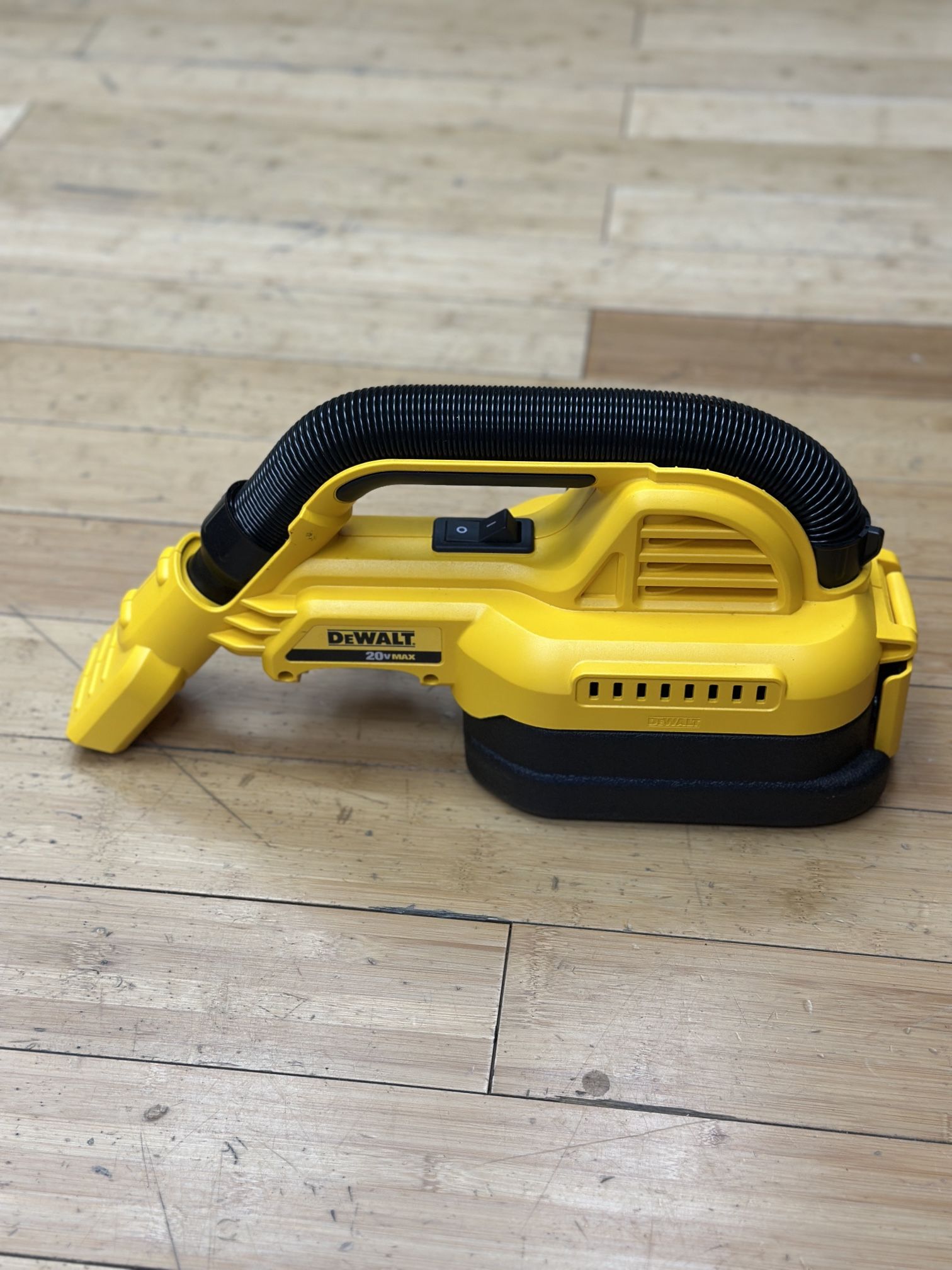 Dewalt 20v 1/2 Gal Compact Dry Wet Vacuum TOOL ONLY