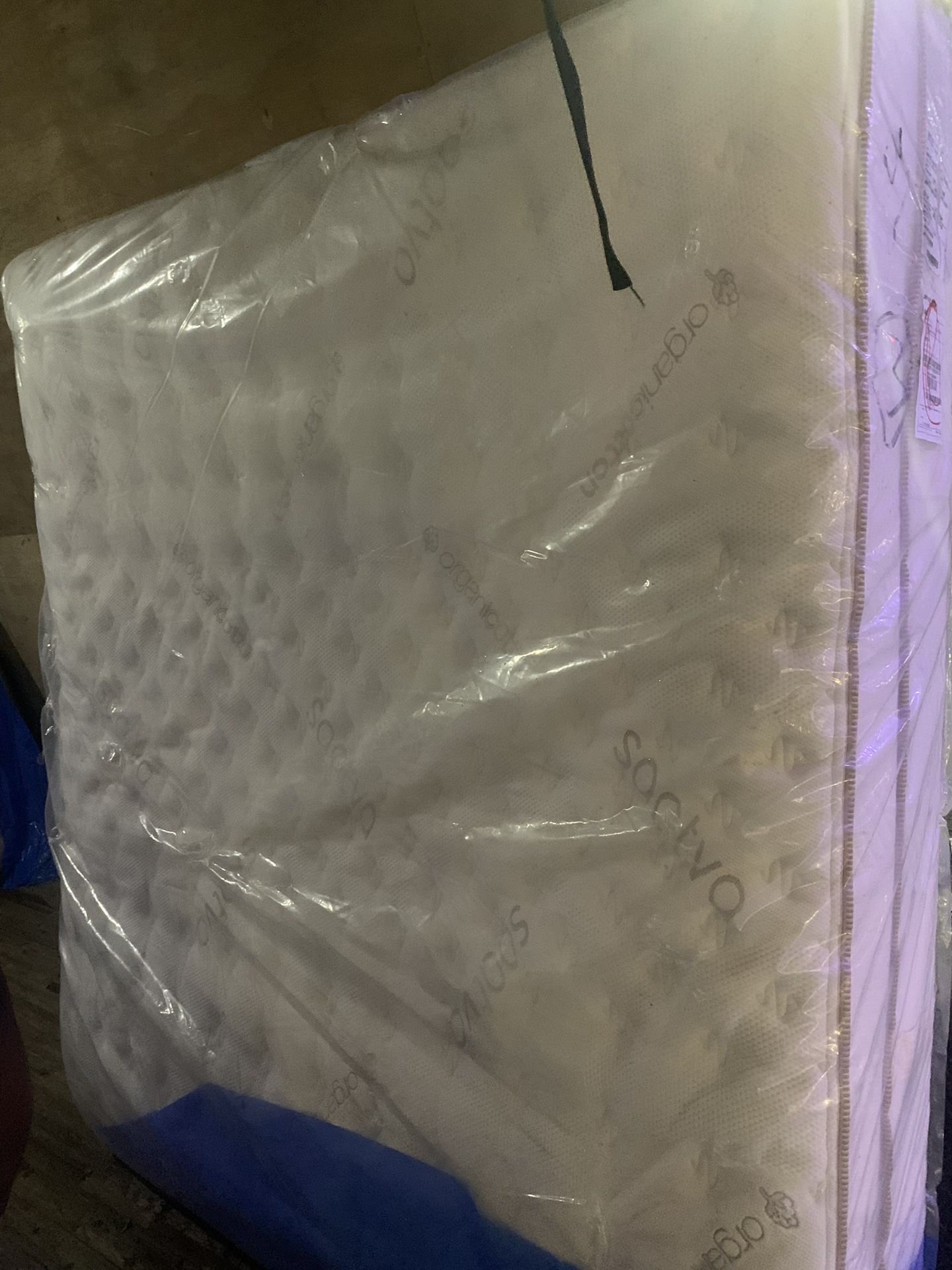 Luxury Saatva & Tempur-Pedic Mattresses – 50-80% Off! • Brand New, Minor Blemishes (Nothing That Affects Comfort) • King, Queen, Full, T