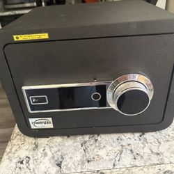 Safe Box Guns/ Valuables