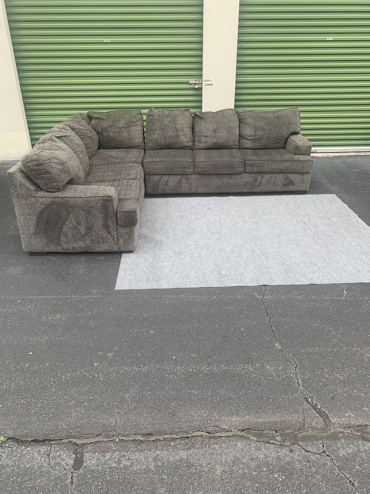Ashley Grey 2 Piece Sectional Couch Free Delivery 🚚 💨