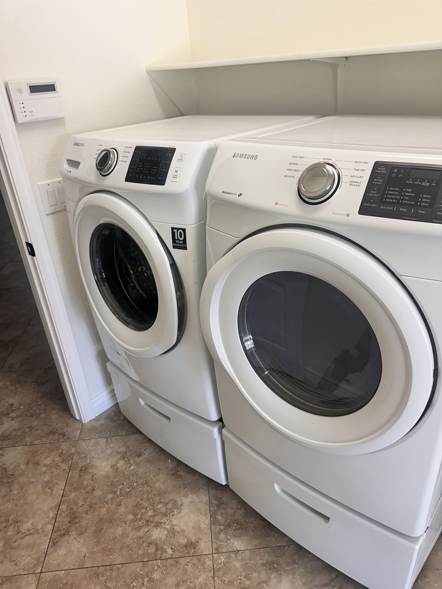 Samsung Washer & Dryer w/pedestals