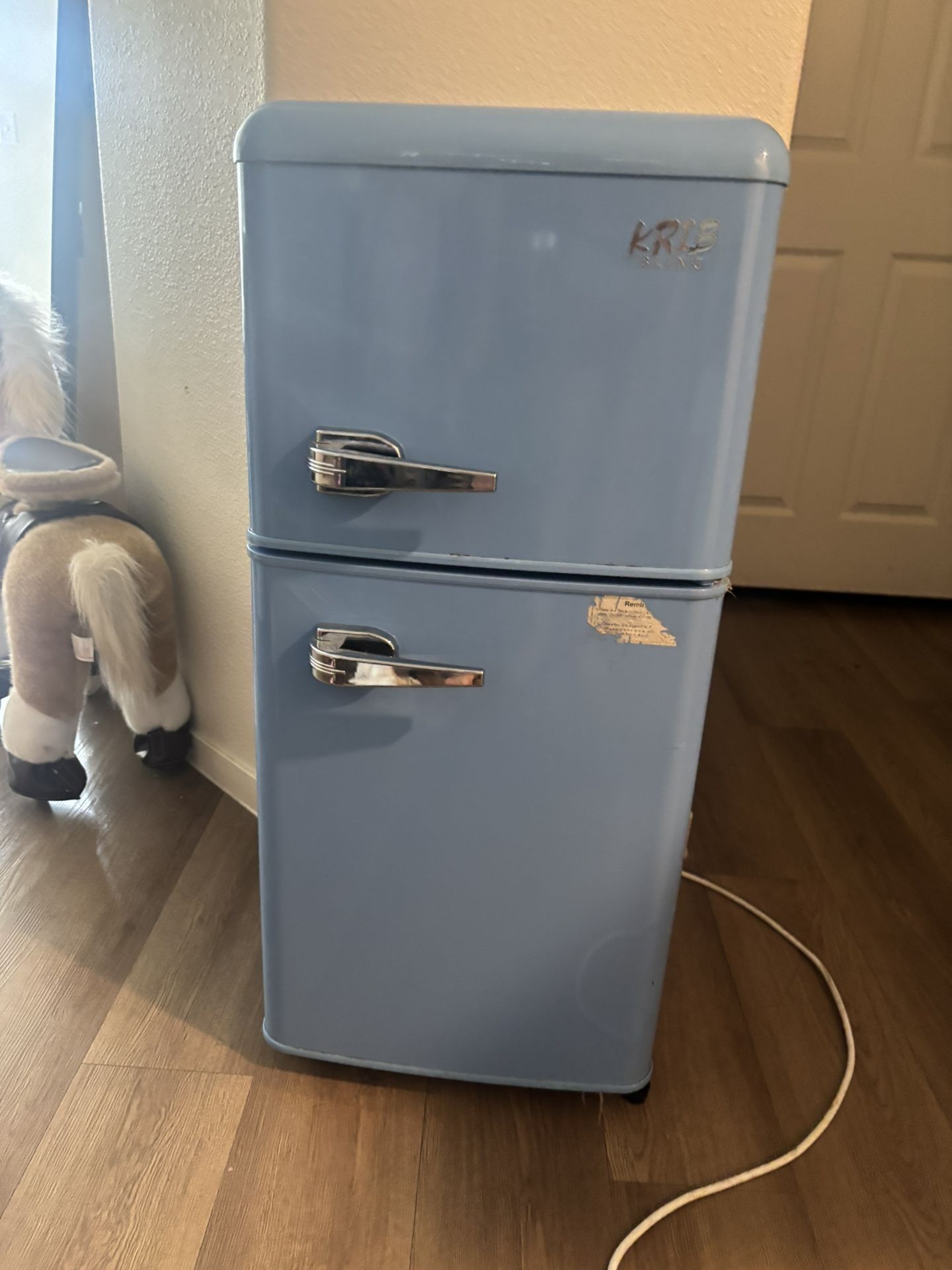 Retro Mini Fridge/freezer
