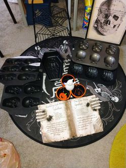 Halloween bundle All for $50 small round rug baking pans decor candy dish cupcake holder pickup only cash