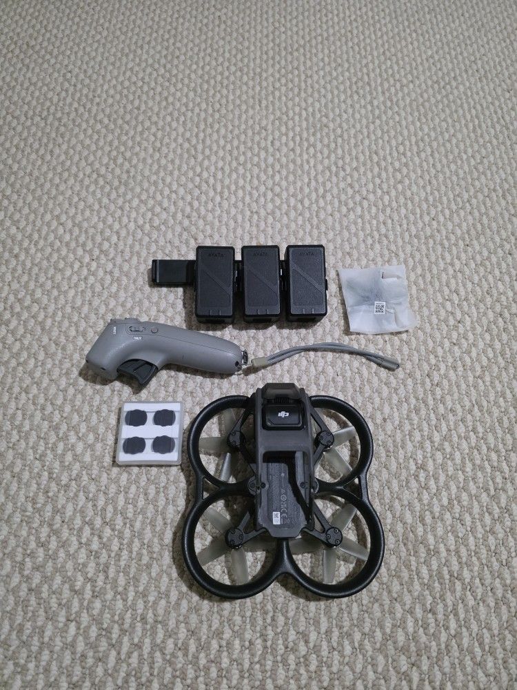 DJI AVATA WITH GOGGLES 2, MOTION CONTROLLER AND 3 BATTERIES 