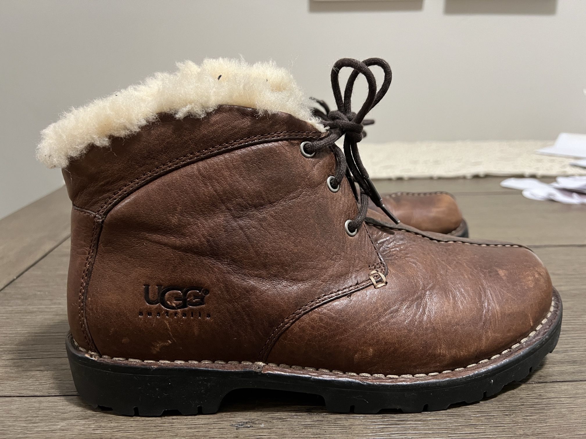 UGG Australia Brown Leather Chukka Boots Men’s Size 11