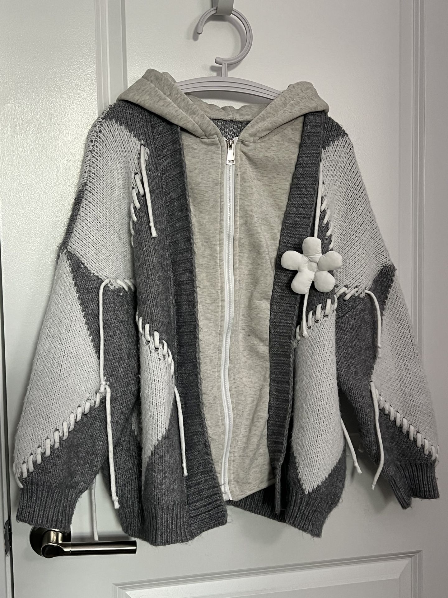 Layered Knit Hoodie Cardigan – Faux Two-Piece Style with Cute Flower