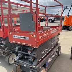 FOR SALE: 2019 Skyjack SJIII3226 Scissor Lift – ~329 Hours – $10,999 + Tax (OBO)