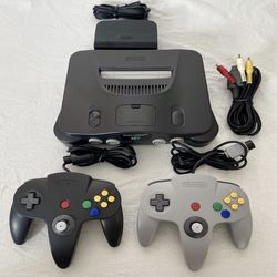 Nintendo 64 w/ 2 Controllers