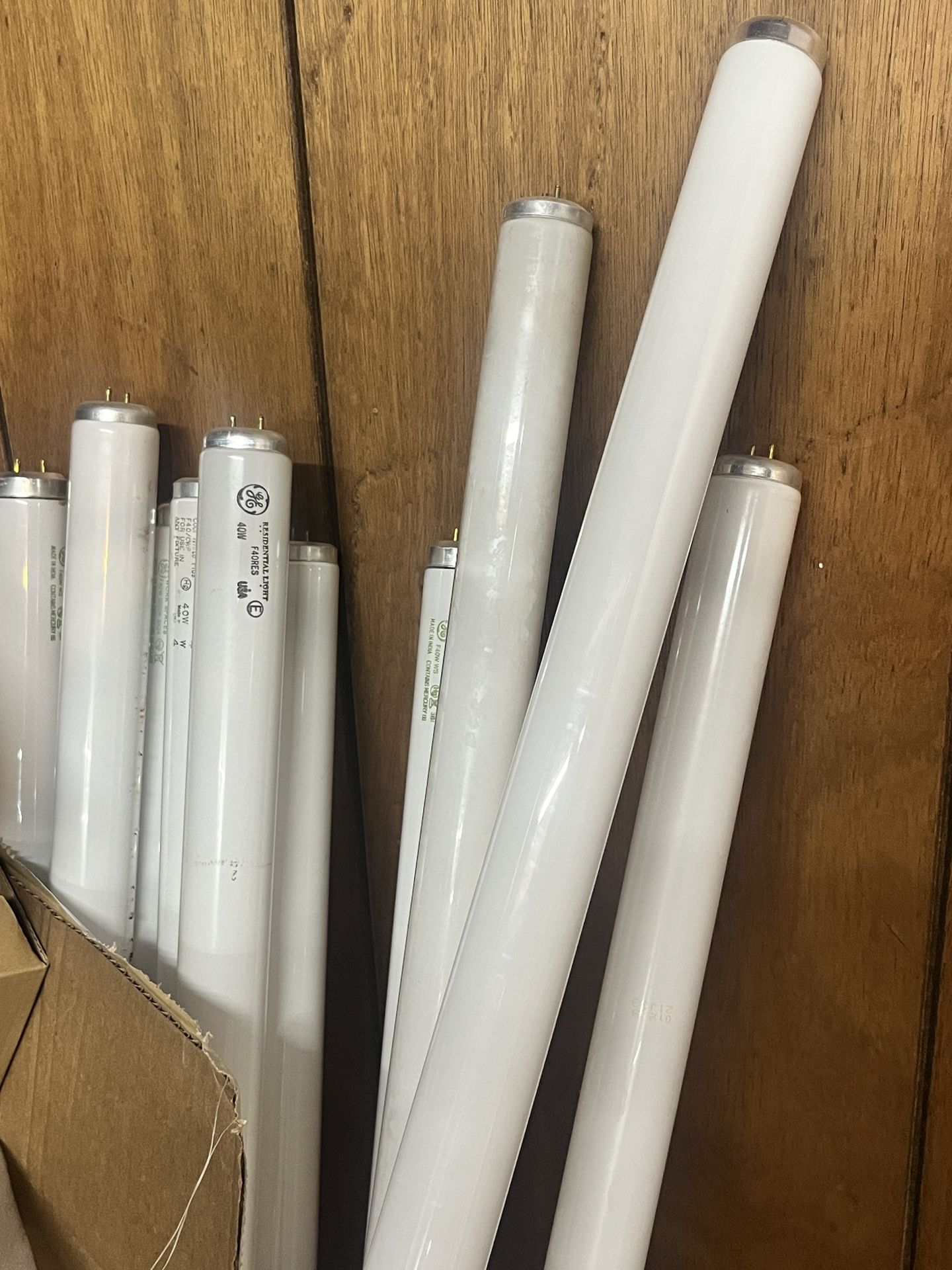 For Sale: 40-Watt Tube Lights