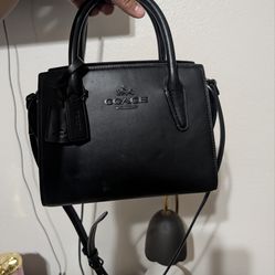 COACH PURSE BLACK ON BLACK