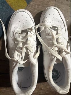 Air Force 1’s women’s 8 or kids 6Y used 3x $25