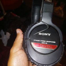 Sony MDR-V6 Studio Monitor Headphones for Sale in El Monte, CA - OfferUp