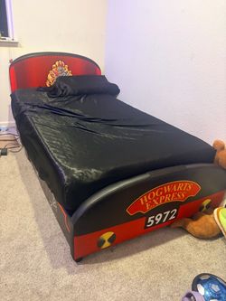 Harry Potter Hogwarts Express Kids Bed Frame with mattress