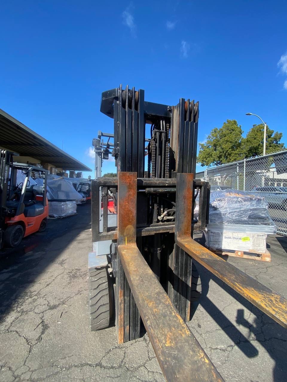 Excellent Condition Toyota forklift LOW HOURS 7,000 lb HEAVY DUTY