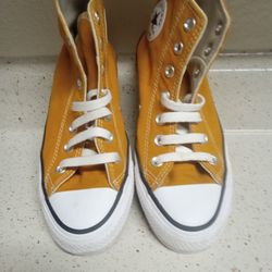 Converse Hi-tops Size 6