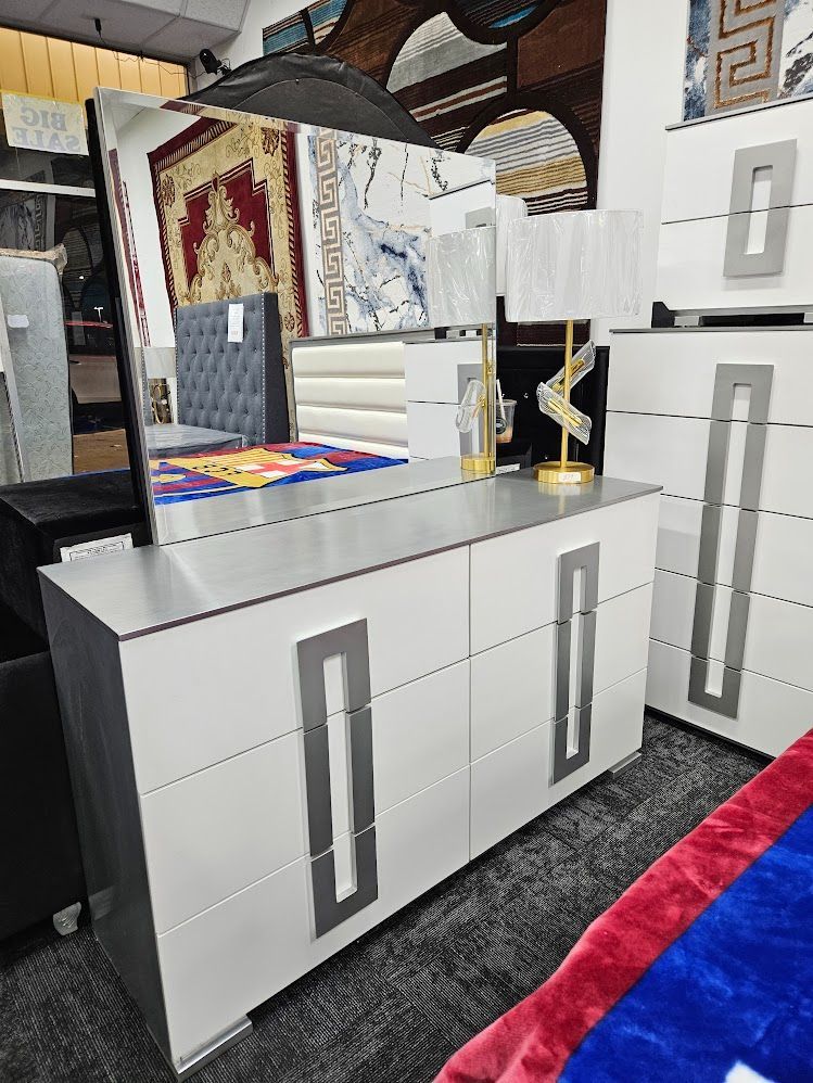 New special white color dresser mirror special