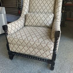 Traditional Accent Armchair – Neutral Upholstery