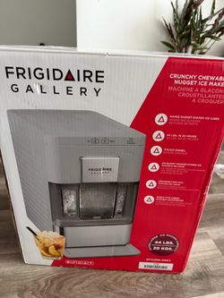 Frigidaire Gallery 44 Ibs Nugget Ice Maker
