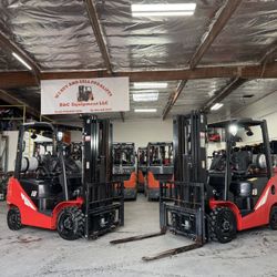  Forklift