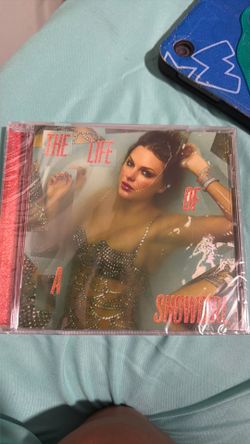 Taylor swifts “life of a show girl” cd sealed