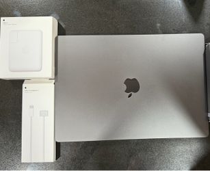 MacBook Pro 16" (2024), M4 Max (16-core CPU/40-core GPU)