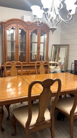 Dining room set and Hutch