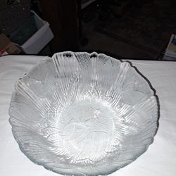 Large clear glass serving bowl with crocus flower design. 9 inches across.