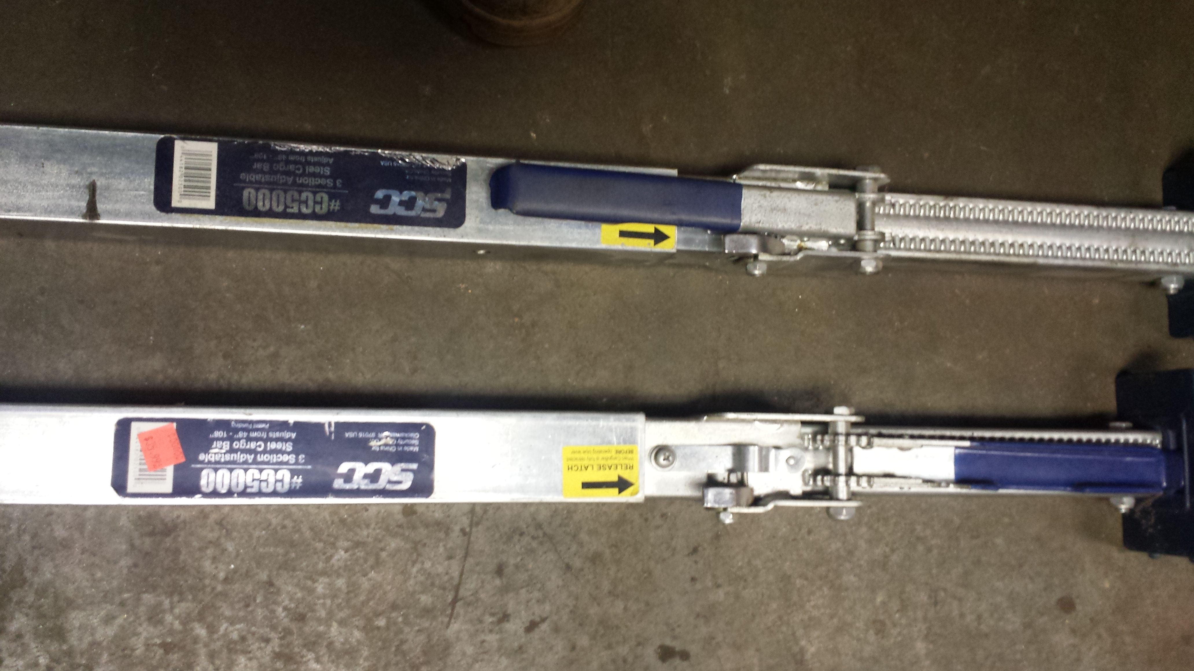 2 cargo Jacks, bars