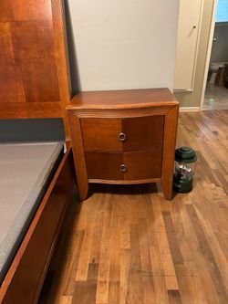 Queen size bedroom set