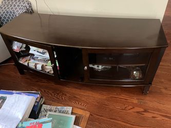 Vanity under tv