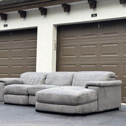 Sectional Couch/Sofa - Recliner - Gray - Delivery Available 🚛