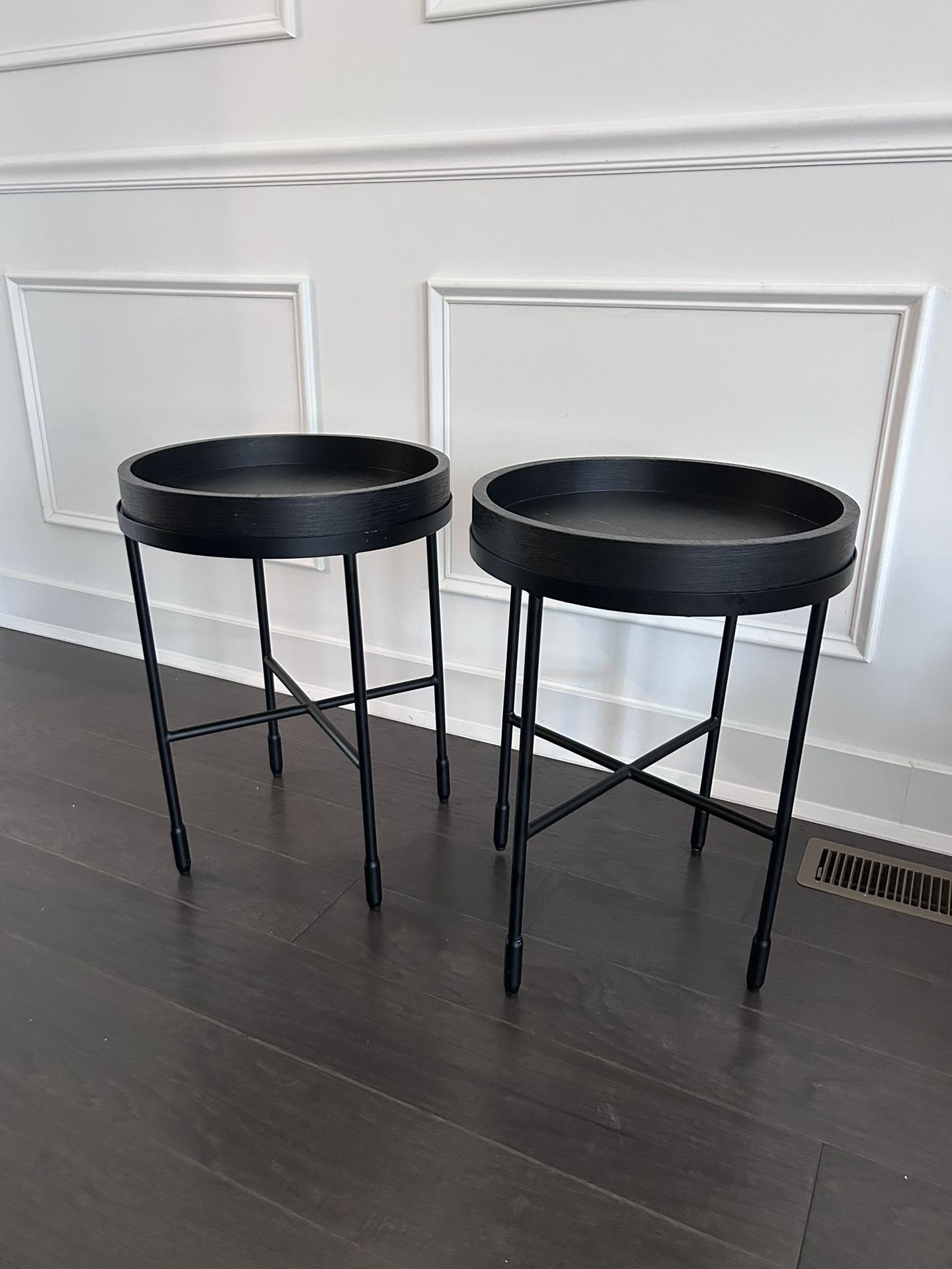 2 End tables