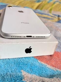 like new unlocked iPhone XR 128gb