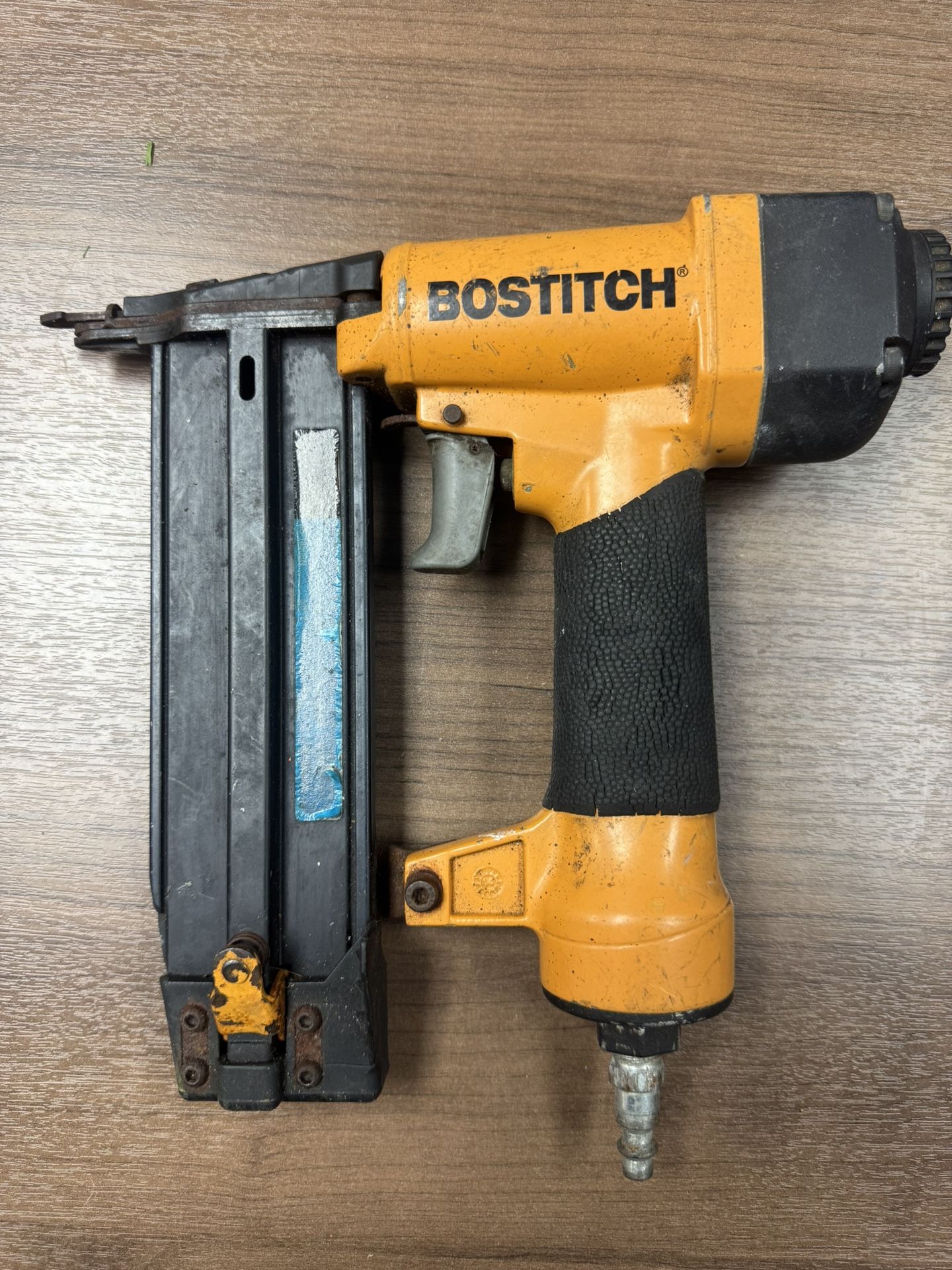 18g BOSTITCH Brad Nailer