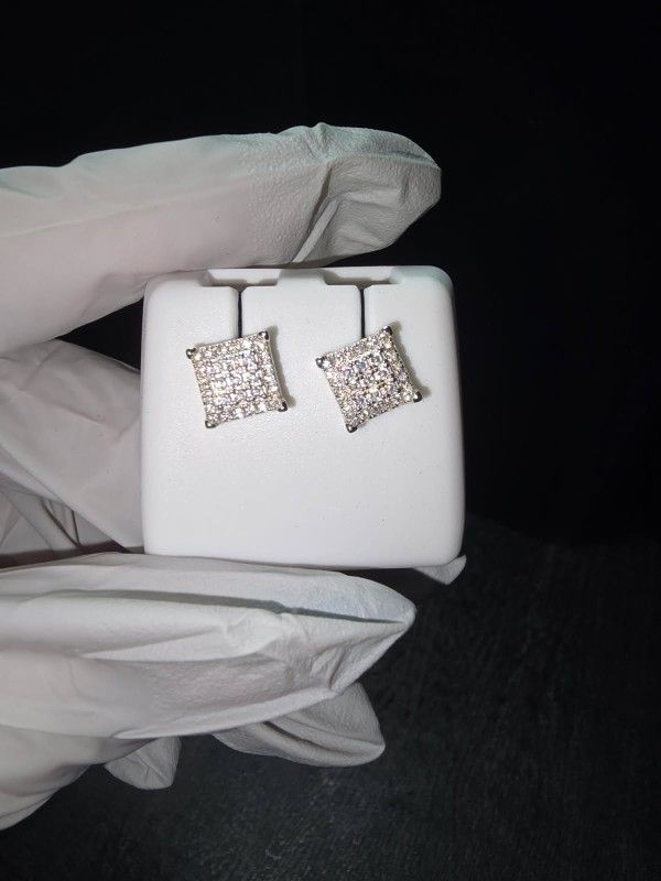 These 925 silver Moissanite diamond earrings