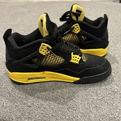 Jordan 4 Lightning 