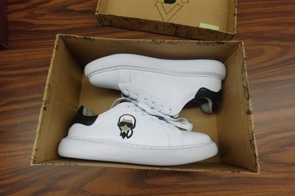 Karl Lagerfeld Paris Graphic Low-Top Sneaker Men’s Size 8.5