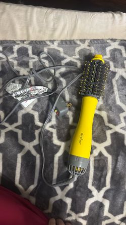 Dry Bar the single shot round blow dryer brush