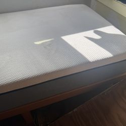 Twin Lull mattress and 12 in platform natural wood bed 