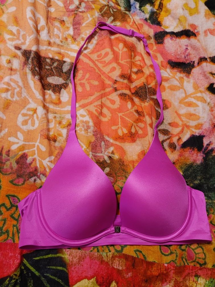 Cute Victoria's Secret 36B bra!