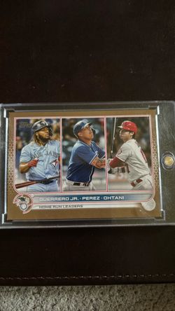 2022 Topps Gold League Leaders featuring Ohtani